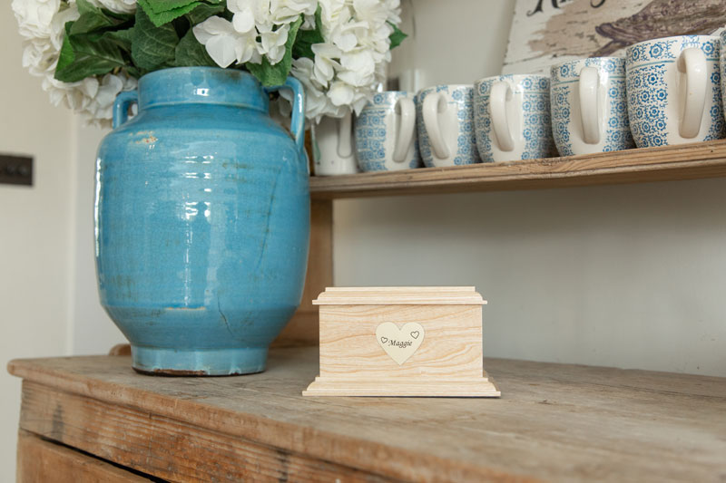 Wooden pet caskets Arun Natural Oak with plaque