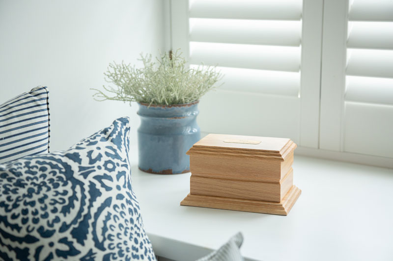 Wooden pet caskets Linfield Natural Oak
